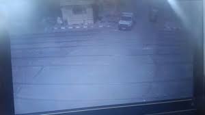 فيديو يوثق اصطدام قطار بسيارة نقل في مصر.. والسلطات تحذر