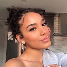 Arielys Sanchez's Instagram, Twitter & Facebook