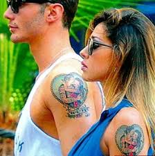 Alcuni le fanno perfino a lato della testa. Il Tatuaggio Scomparso Di Belen La Foto Che Mostrava Il Braccio Pulito Della Showgirl Ha Fatto Il Giro Del Web Adesso A Poche Ore Dalla Pubblicazione Arriva La Risposta Di Stefano De