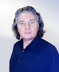 Amazon.com: The Hair Colour Book: A Practical Guide To The Theory Of  Colouring Hair eBook : Regan, Peter: Kindle Store