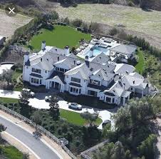 Kylie Jenner Hidden Hills Mansion In 2020 Jenner House Kylie Jenner House Mansions