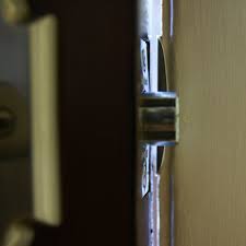 Hi, this video shows you how to repair a broken door handle caused by a faulty door latch. Tips For Diagnosing And Remedying The Effects Of External Factors On Door Hardware Kwikset Locks Smart Security Blog