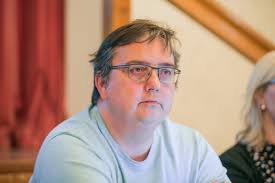 Kommunen backar efter rektorernas ilska