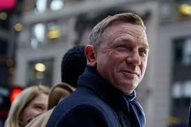 News of actor daniel craig's death spread quickly earlier this week, causing concern among fans across the world. James Bond Movie No Time To Die Delayed Again Amid Pandemic Amnewyork