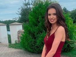 Dyrektor tvp sport krytykuje komentatora euro. Dziennikarka Tvp Na Slubie Wszyscy Patrzyli Na Jej Dekolt Powalajace Zdjecia Super Express Wiadomosci Polityka Sport