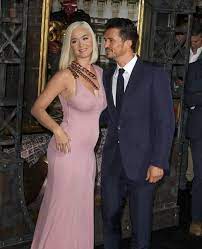 orlando bloom ile nisanli olan katy perry hamile moda stilleri katy perry orlando bloom