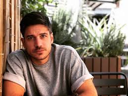 Put your face in the hole and become a rock star, a model or football play using one of our 250.000 scenarios. Tidelands Serie Da Netflix Tera Ator Brasileiro Marco Pigossi Contato