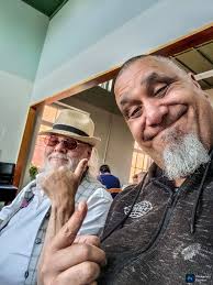 Tuesday fun! Hannah is back with us from her hollibobs 🥰 so the morning  started with some yoga and massage 😌 Couple of games of bowls then time  for tea and cake! (