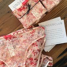 Look through our collection of women's panties and women's underwear that you are sure to love! Floral And Print Lingerie