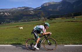 Après une dernière journée de repos, le tour de france 2020 est reparti dans les alpes pour sa dernière ligne droite. Tour De France L Allemand Lennard Kamna Met La Main Sur La 16e Etape Le Devoir