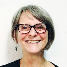 Penny Hess's Instagram, Twitter & Facebook