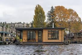 Highlights from this video include functional boat homes that use the water around them to keep heated and cooled, modular floating buildings. 14 Floating Home Designs Dwell Dwell