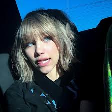 Grace (: @gracevanderwaal . . . #gracevanderwaal #newalbum  #justthebeginning #perfectlyimperfect