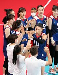 장성규는 4일 오후 자신의 인스타그램에 감동이다 진짜라며 역시 교회는 성경, 불교는 불경, 배구는 연경이라고 감격했다. 73s6yvhq54ncfm