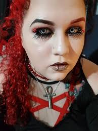 Here you go my Goth girls 🖤 It's just fair 😁🫠