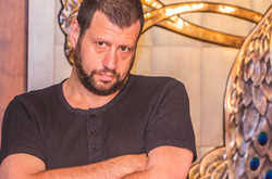 Róbert puzsér is a hungarian publicist, anchorman, editor, and social critic. Ripost