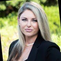 Katie Struble's Instagram, Twitter & Facebook