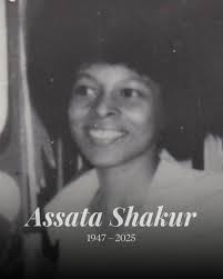 Equador em greve: O paro nacional convocado pela CONAIE não tem prazo para  terminar: vai durar “até que o governo atenda as demandas do povo”. Entre  os motivos estão: