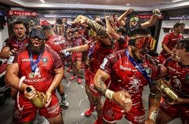 Find the perfect stade toulousain v zebre european champions cup stock photos and editorial news pictures from getty images. Yayayaya West Pere Fouras Une Passe Kamikaze Ovale Masque Decape La Finale Toulouse La Rochelle Actu Rugby