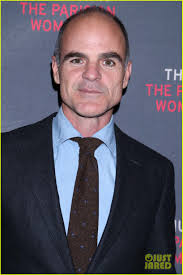 Uma Thurman & Josh Lucas Get Support from Debra Messing & More at 'The  Parisian Woman' Opening Night!: Photo 3995320