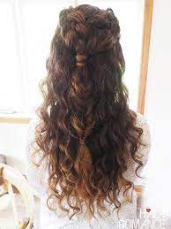 We are introducing bridal hairstyle for short hair & curly hair for brides who want to have perfect hair style on their wedding day. Real Wedding Hair Inspiration Curly Hair Bride Hair Romance