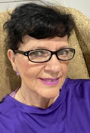 Vince has 465 friends