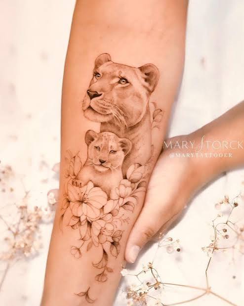 18 Powerful & Meaningful Lion Tattoos for Women - tattoogenda.com