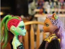 Dolls With Shaved Hairstyles The Times They Are A Changin Shaved Hair Doll Hair Hair Styles