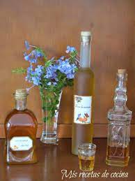 Licor De Naranja Piel De 5 Naranjas 500 Gr De Zucar 1 Litro Y Medio De Ron Blanco 2 Palitos De Canela Licor Casero Licor Licor De Cafe