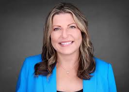 Lisa Florian's Instagram, Twitter & Facebook