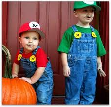 Deguisements Halloween Costumes Faits Maison Inspiration Idees Deguiser Diy Halloween Costumes For Kids Halloween Costumes For Brothers Cute Halloween Costumes