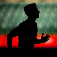 مين هو اللاعب صاحب الصورة سؤال للتحدي من الأعضاء والفانز مين هايجاوبه Human Silhouette Silhouette Human