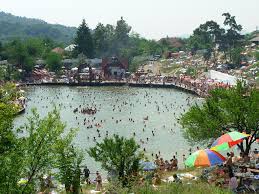 Parcare, acceptă animale de companie, parcare gratuită, wifi disponibil în toate zonele. Baia Baciului Statiunea Slanic Prahova