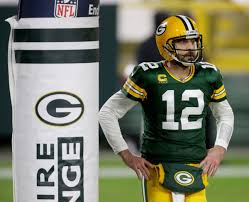 Clearly it's singing and dancing in hawaii!!! Nfl Video Green Bay Packers Aaron Rodgers Arrives Lambeau Field Sports Illustrated Detroit Lions News Analysis And More