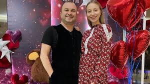 Украинский артист виктор павлик сегодня ночью стал отцом в четвертый раз. Viktor Pavlik I Ekaterina Repyahova Obyavili Pol Pervenca Video