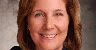 Tracy Besch's Instagram, Twitter & Facebook