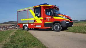 Es rückt mit einem gruppenführer, einem maschinisten und vier atemschutzgeräteträger aus. Tsf W 46 1 Ff Uettingen