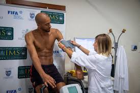 Arsenal and everton are interested in signing the stade rennais midfielder, (on loan from roma) steven nzonzi. As Roma English Pa Twitter Medical For Steven Nzonzi Https T Co Sjvqzqsqjw