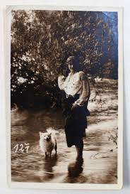 Ea a jucat un rol important in educarea generatiei tinere din perioada. Principesa Ileana A Romaniei Fotografie Tip Carte Postala