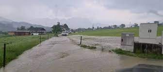 Jun 24, 2021 · auf der westautobahn bei weißkirchen an der traun in oberösterreich krachte es während des unwetters am donnerstagabend. Hotspot Oberndorf Unwetter Fuhrten Zu Uberflutungen Kitzbuhel