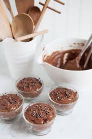 A pretty pink gift box of sixteen pink, marc de champagne truffles. Rnz5x Lky1hnm