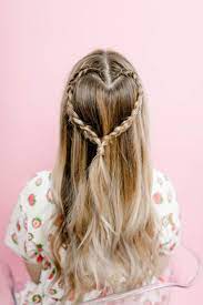 Easy Heart Shaped Braid A Beautiful Mess Braided Hairstyles Easy Heart Braid Braided Hairstyles