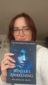 If you wrote a book, Yay! Congratulations! 🎉 Authors, let see a selfie  with your book cover. Tell us why you wrote the book and where someone can  purchase it. Let's have