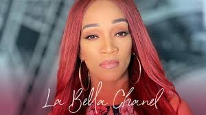 "Yo soy la santa de tu devoción.",