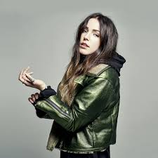 Influenced by her british father's musical heritage and her finnish mother's melancholy, miriam bryant began to write songs in november 2011 together with her childhood friend. Kulturkalaset Popical Med Miriam Bryant Goteborgs Konserthus