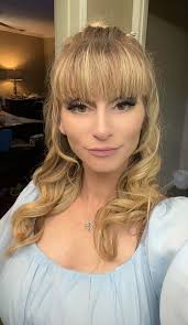 Hello 👋 This is how dull I've become, taking pictures of plants I've newly  spotted in my garden, as you do!! I'm 50+ and feel more like 70+ so you  could say