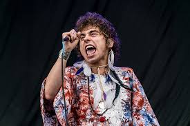 Em clima de filme de terror, tones and i lança divertido clipe. Greta Van Fleet Drop New Song Always There