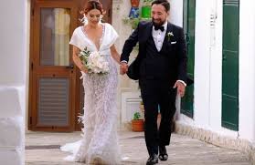 Non era underground (oggi avremmo detto indie) come altri a cui eravamo abituati ma non seguiva. Web55zqxaohemm