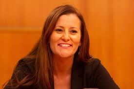 Auf unserer sonderseite erhalten sie ausführliche und aktuelle nachrichten, videos und bilder zur linken politikerin und abgeordneten im hessischen landtag. Janine Wissler Star Der Linken Ohne Staralluren