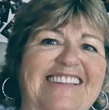 Cheers to a hair stylist that can also do extensions! I have prom Saturday  but my original lady canceled 😥 also cheers to a good lash tech that could  squeeze me in